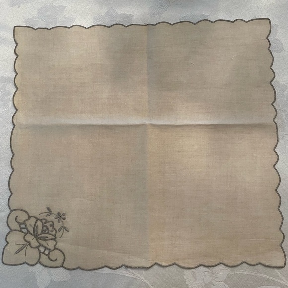 NWOT Vintage linen embroidered napkins - Picture 2 of 5